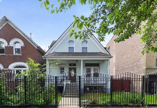 Building Photo - 3651 W Wabansia Ave