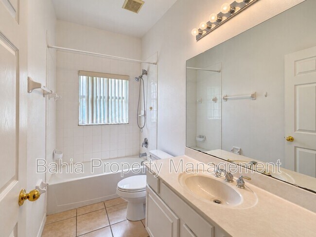 Building Photo - 3525 Sunset Isles Blvd