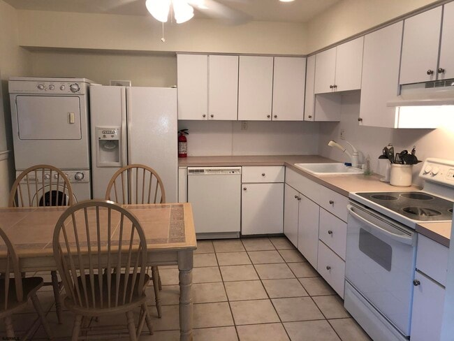 Building Photo - 21 S Monroe Ave