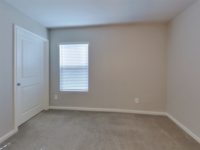 Building Photo - 15673 Briar Frst Dr