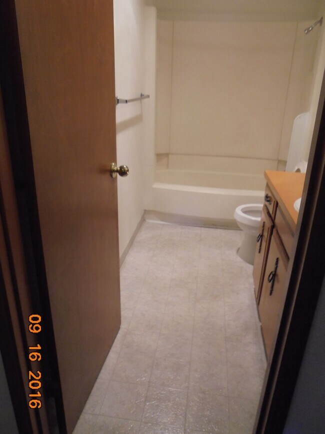 Building Photo - 312 NE 24th St