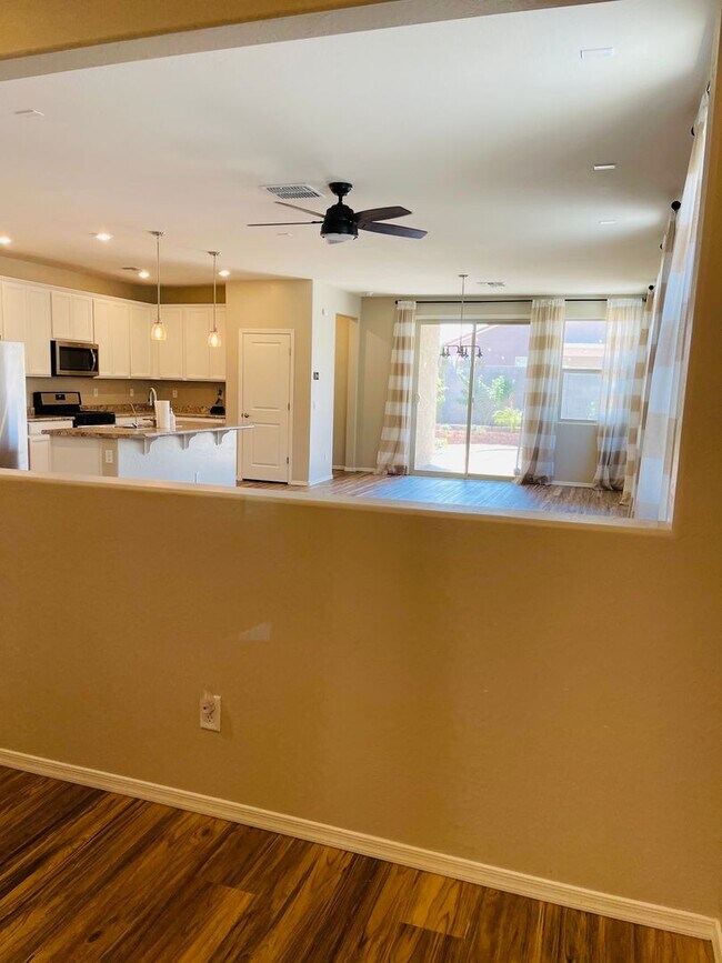 Building Photo - COMING SOON! Recently Remodeled 3 Bedroom,...