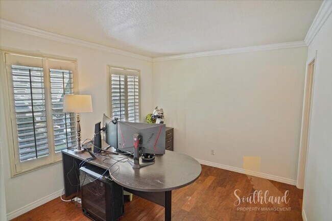 Building Photo - 28324 Medlar Dr