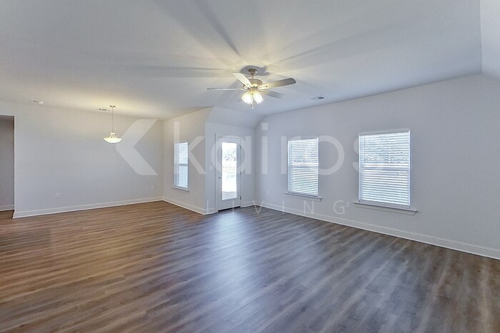 Building Photo - 8041 Hendrick Dr