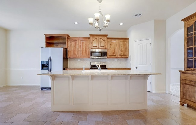 Building Photo - 5 Bed 3 Bath Broken Arrow