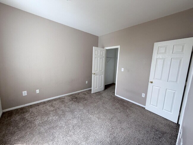 Building Photo - 2 Bedroom 2 Bathroom Condo