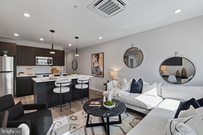 Primary Photo - 3449 Scotts Ln