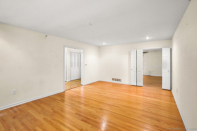 Building Photo - 2180 Cross Hwy