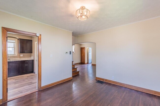 Building Photo - 732 E Mithoff St