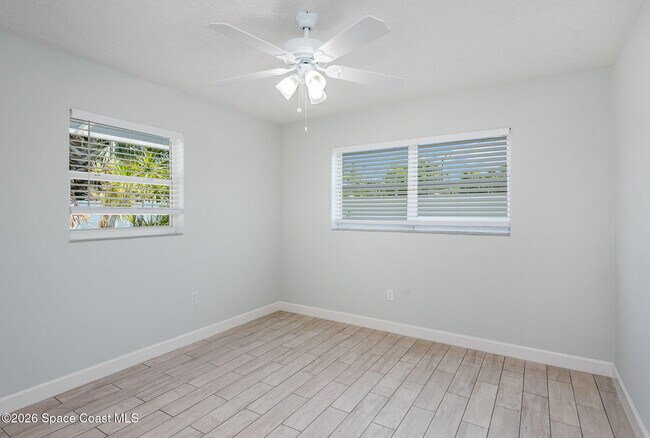 Building Photo - 705 3rd Ave