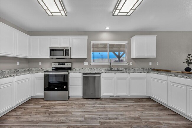 Building Photo - 17391 Crystal Canyon Blvd