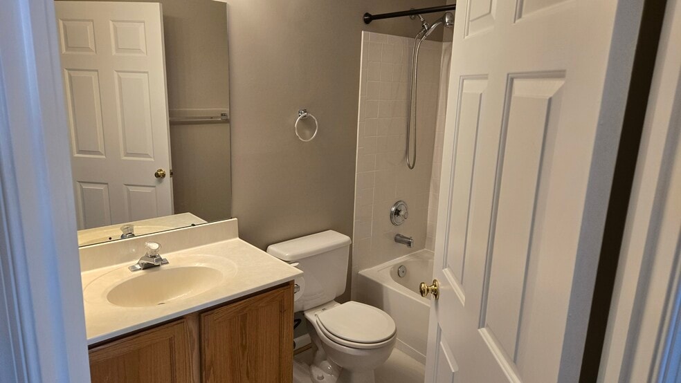 Upstaris bathroom - 9443 Birchwood Ln