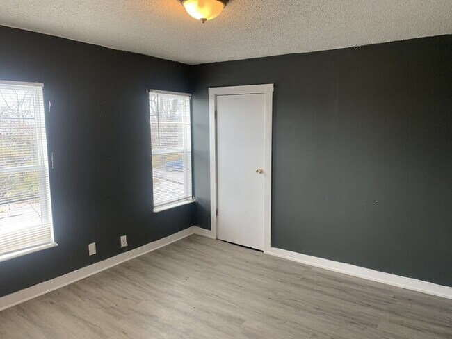 Building Photo - 1464 Beach St