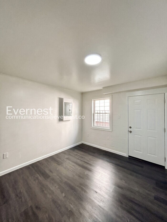 Building Photo - 503 N 30th St