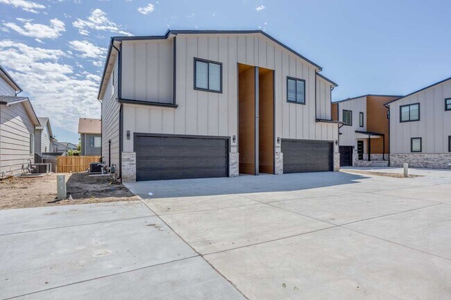 Building Photo - 8541 W 37th St N