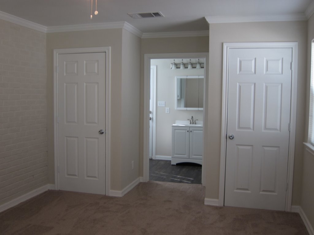 Master bedroom, with two closets - 10211 Galway Dr