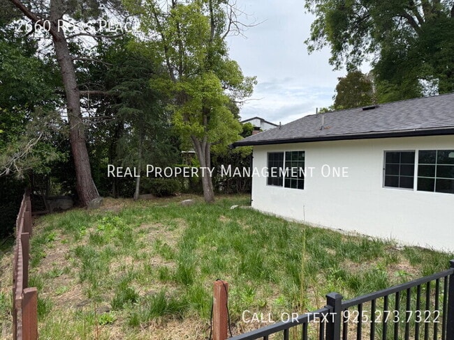 Building Photo - 2660 Ross Pl