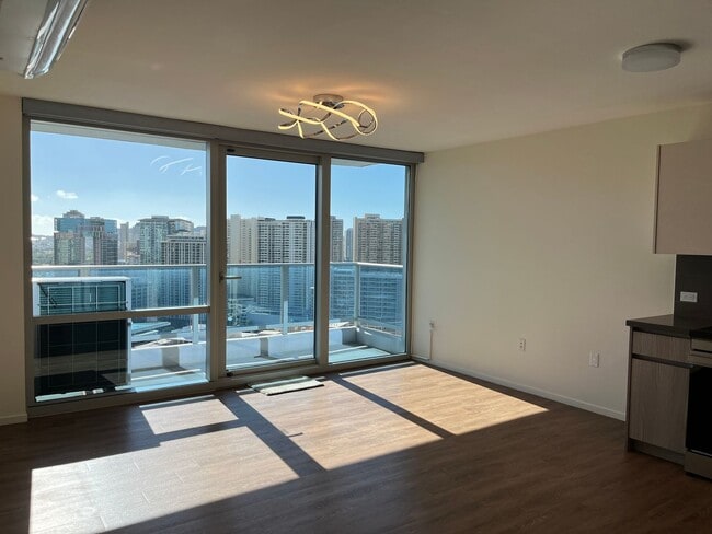 Building Photo - Kapiolani Residence Condo - 2 bedrooms, 2 ...