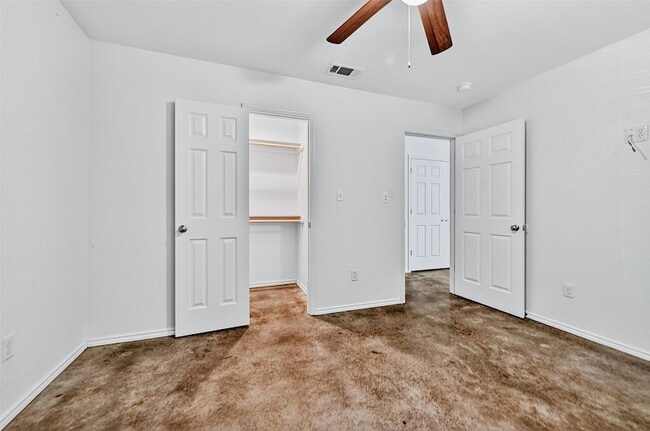 Building Photo - 712 Seven Oaks Rd