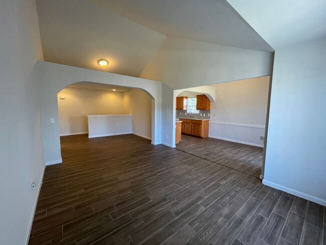 Building Photo - Shelby Township 2 Bedroom, 2 Bath Condo-Style Apartment, ATT. Garage & Pool