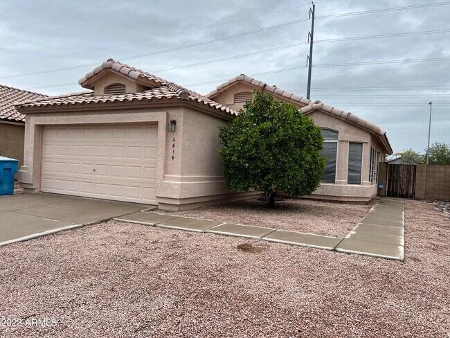 Building Photo - 2816 E Villa Theresa Dr