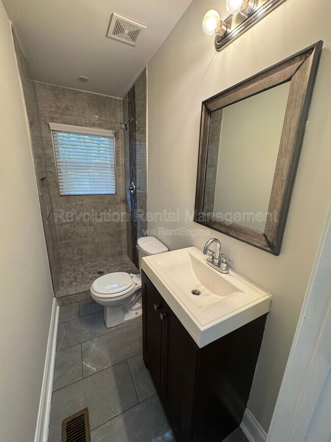 Building Photo - 1413 David Cir