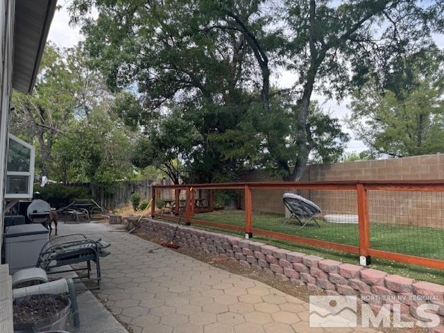 Building Photo - 1618 Shady Oak Dr