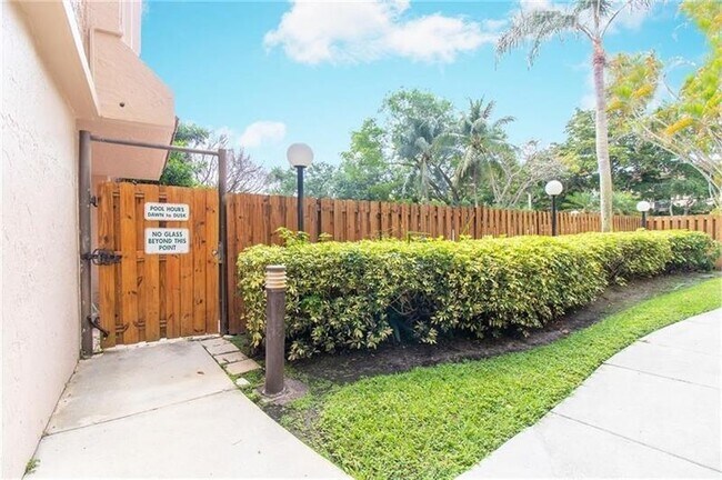 Building Photo - 6800 Cypress Rd