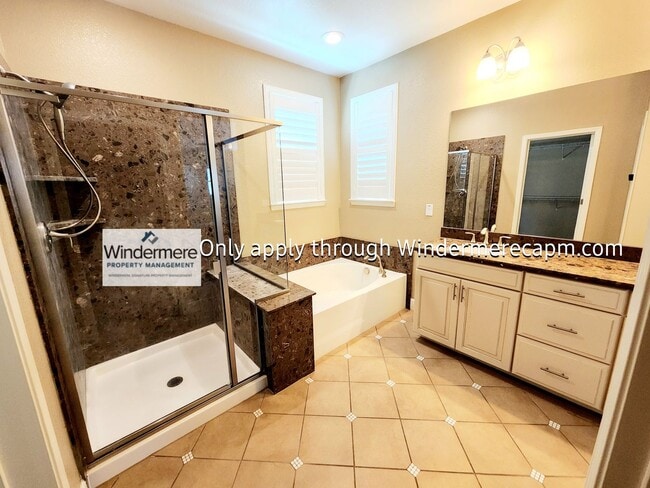 Building Photo - Gorgeous 3BR/3BA Roseville Rental Home