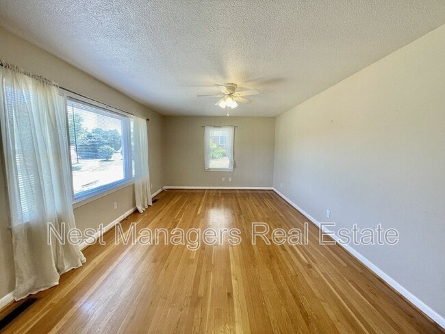 Building Photo - 621 Welsh Pl