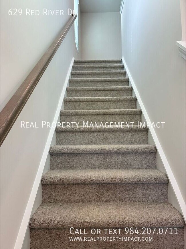 Building Photo - 629 Red River Dr