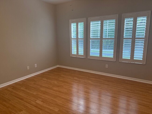 Building Photo - 1114 White Moss Ln