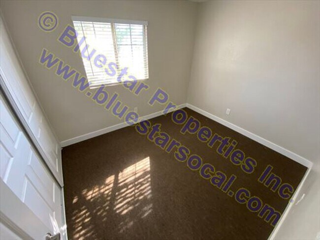 Building Photo - 10840 Floral St