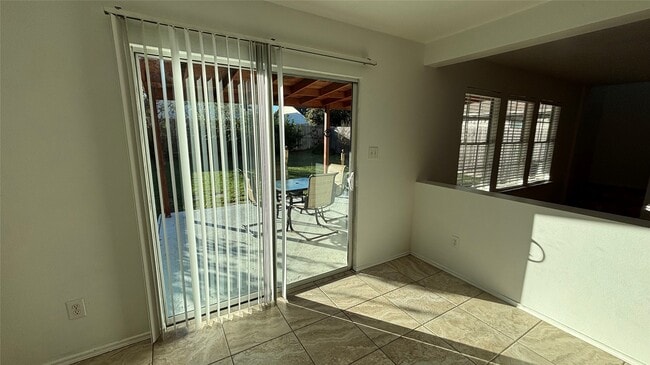 Building Photo - 5819 W Harrow Dr