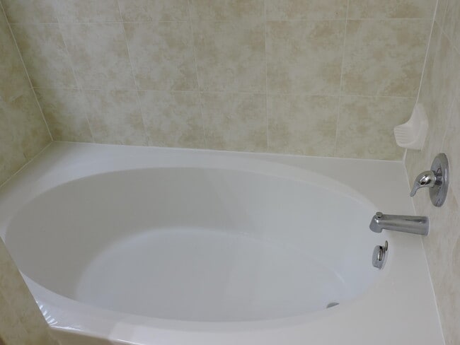 Building Photo - 121 Hemingway Ct