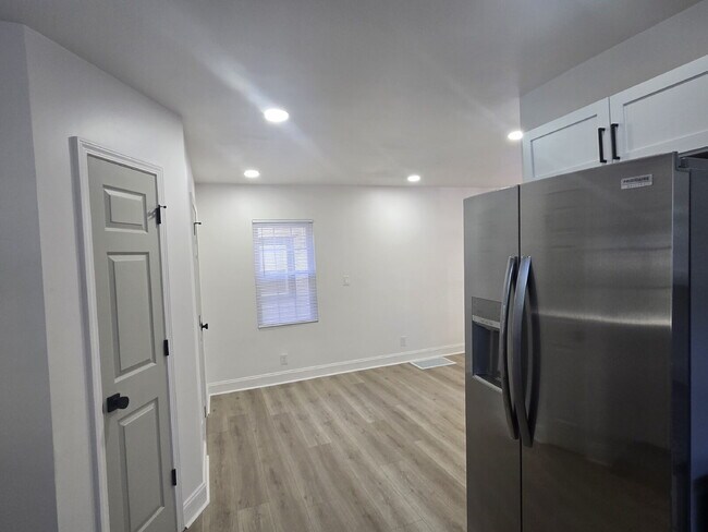 Building Photo - "Newly and beautifully remodeled 3-Bed Gem on Denmark Street!"