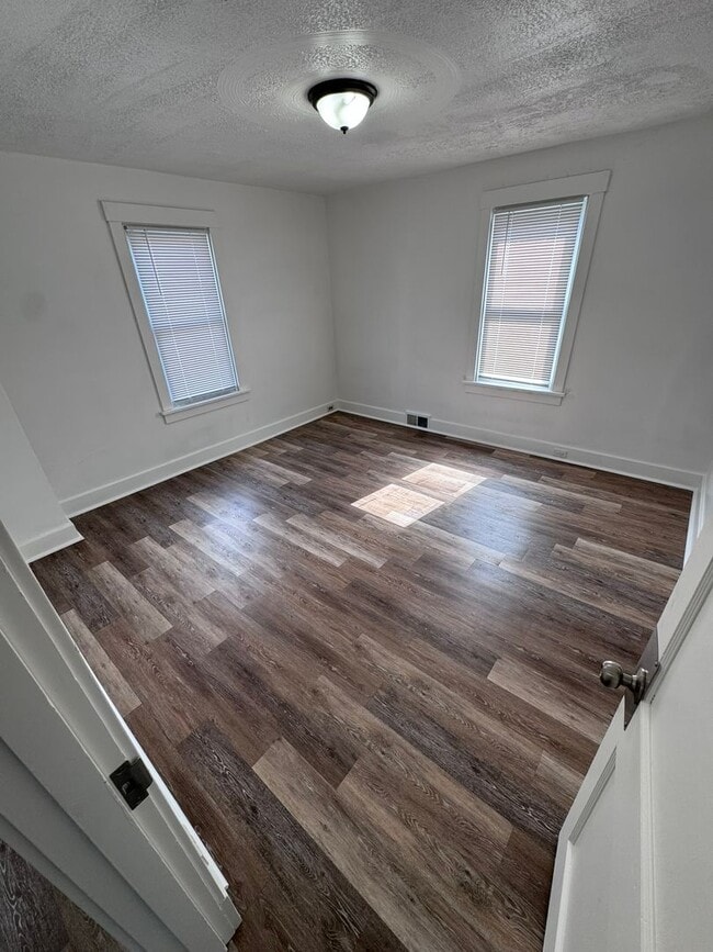 Building Photo - Gorgeous Fully Renovated 4-Bed 1-Bath House In Christy Park!!!