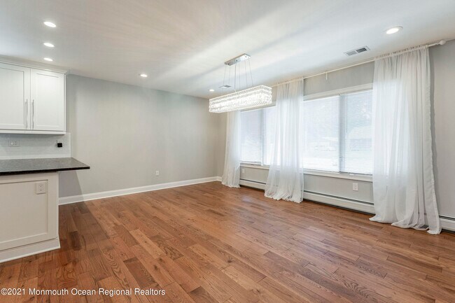 Building Photo - 16 Cypress Ave