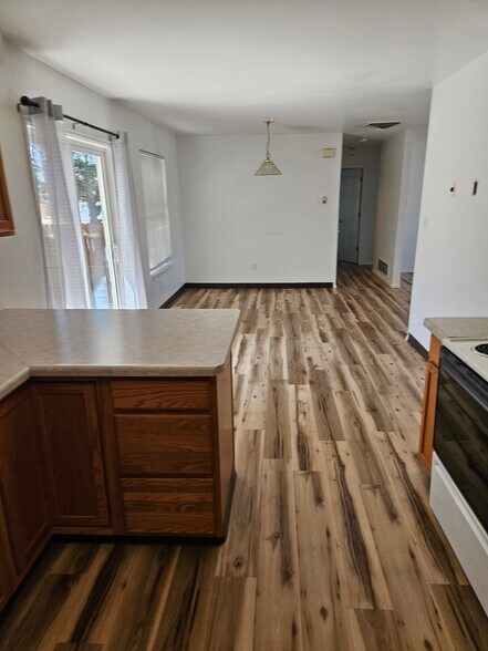 Building Photo - 359 S Spaulding Ave