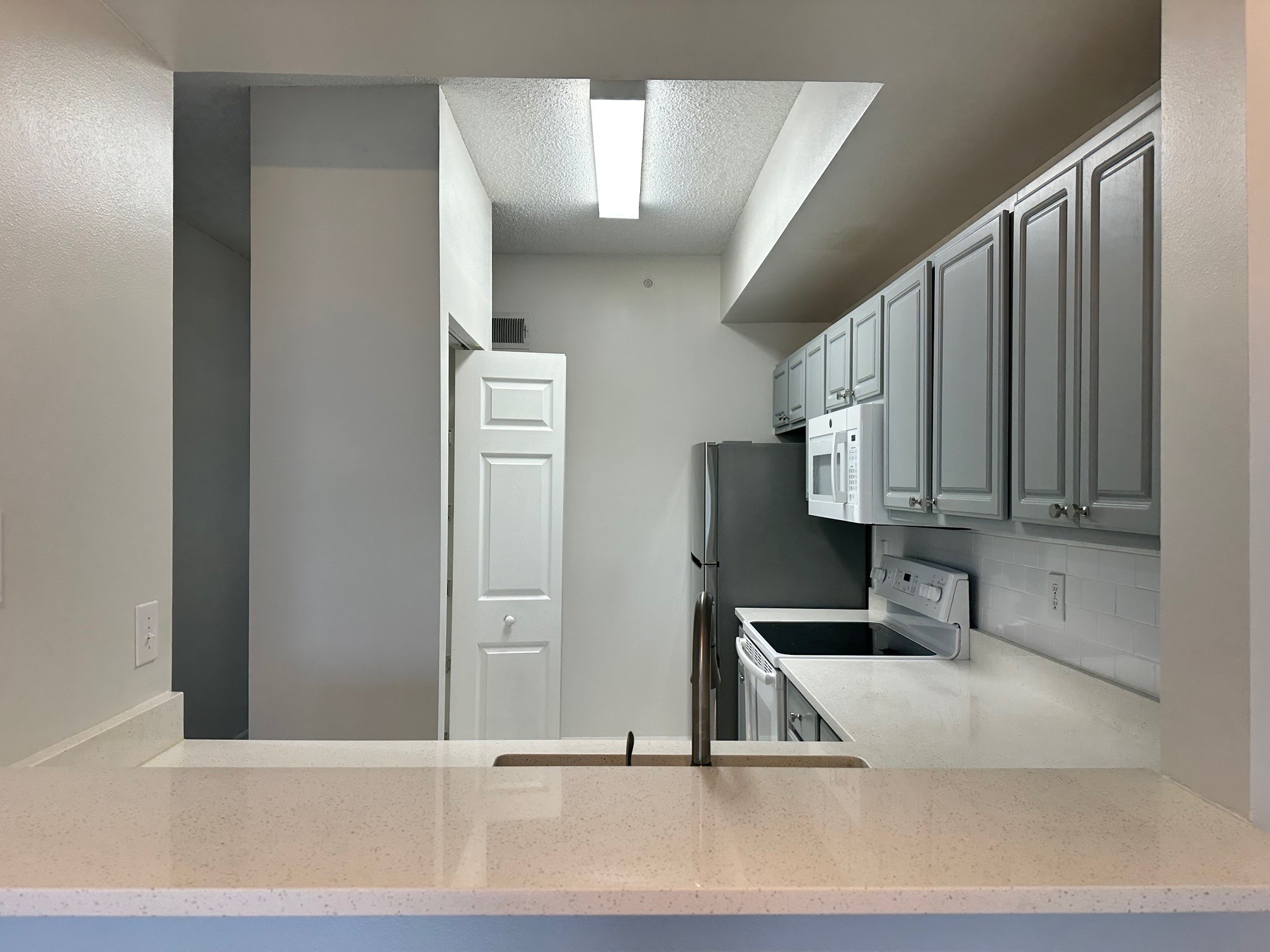 Kitchen - 5701 Bentgrass Dr