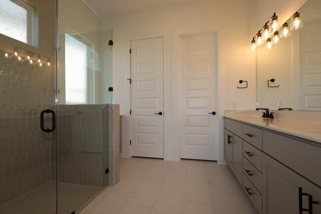 Building Photo - 2728 Cressman Cv