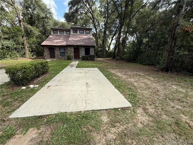 Building Photo - 2318 Colby St