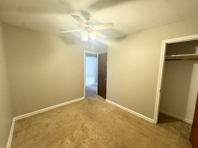 Building Photo - 221 Shirley Dr