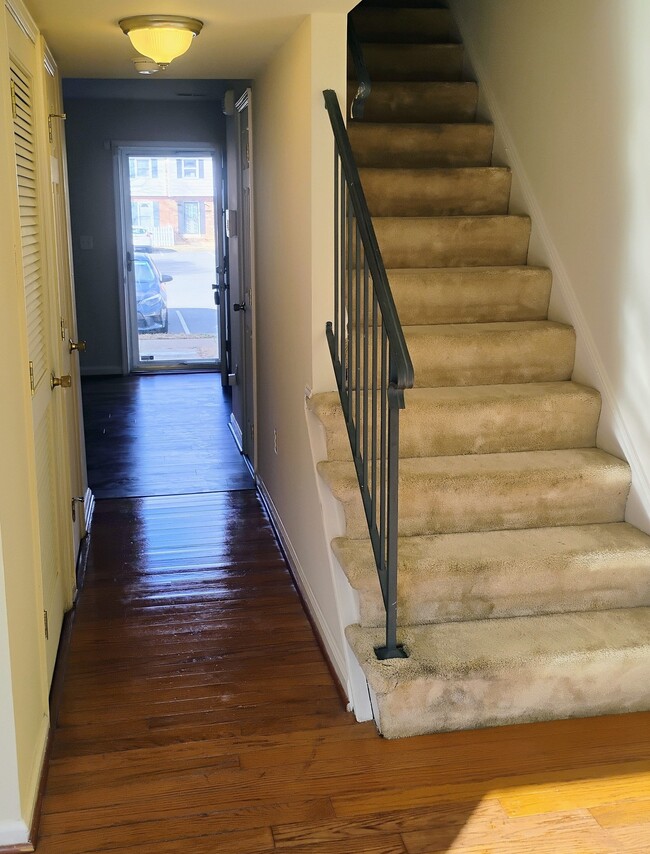 Building Photo - 2216 Fort Pickens Ct