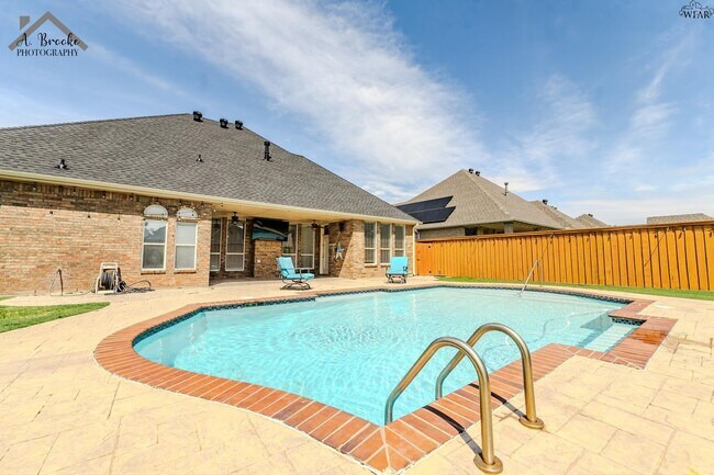 Building Photo - 4937 Silver Crest Dr