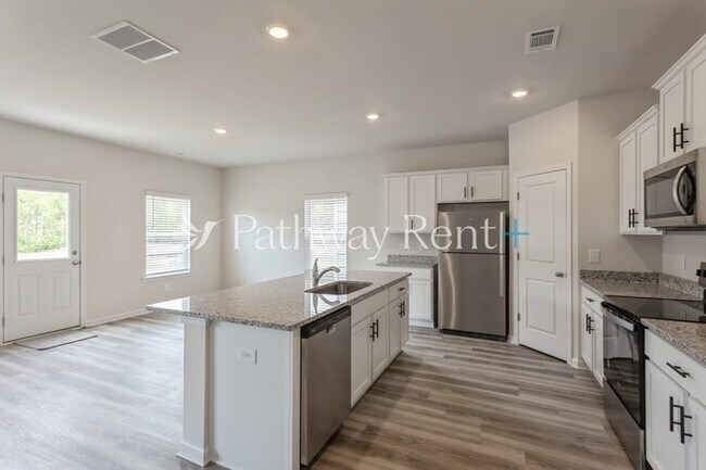 Building Photo - 608 Mackenzie Cv