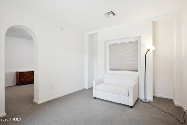 Building Photo - 3935 E Rough Rider Rd