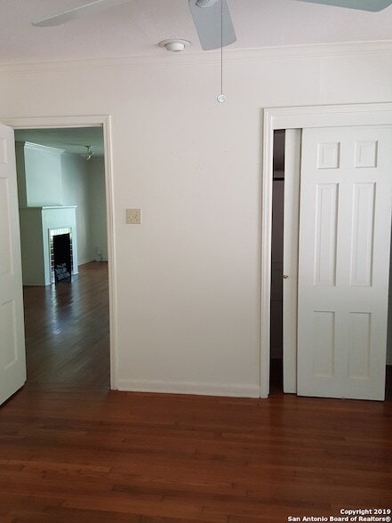 Building Photo - 230 E Mulberry Ave