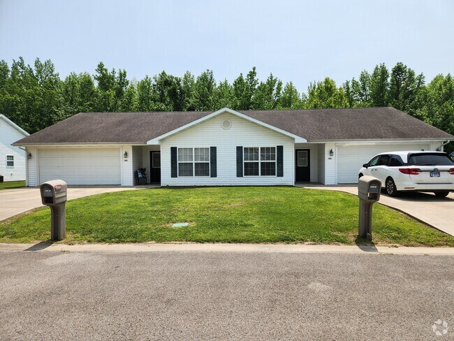 Building Photo - 1643 Landon Ln