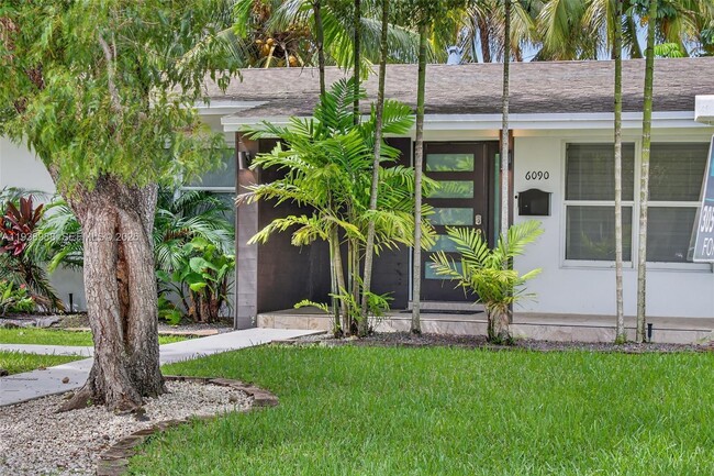 Building Photo - 6090 SW 63rd Ave